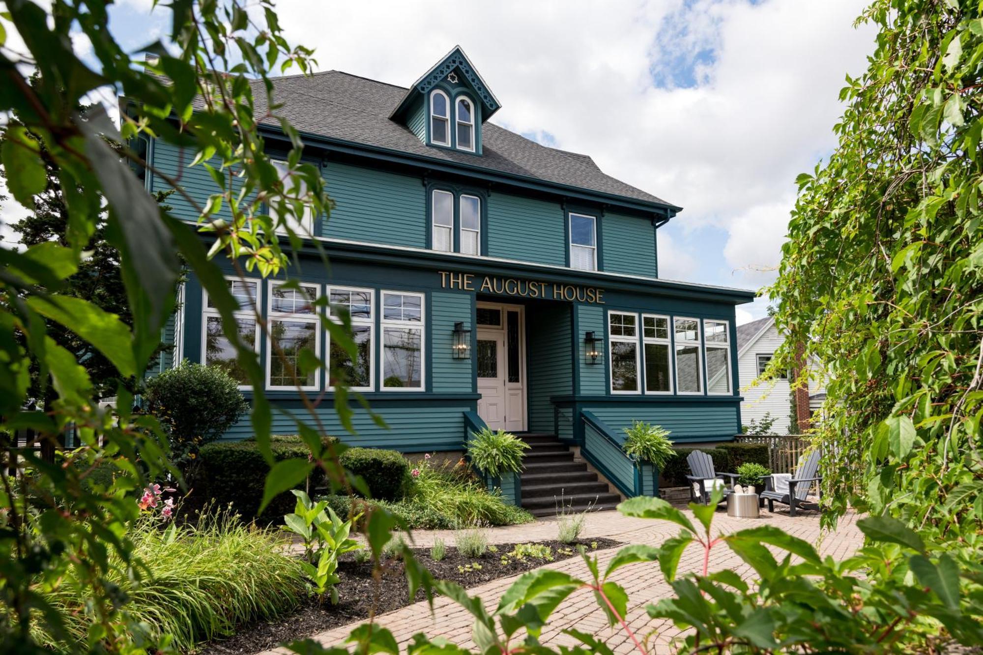 The August House Windsor Exterior foto